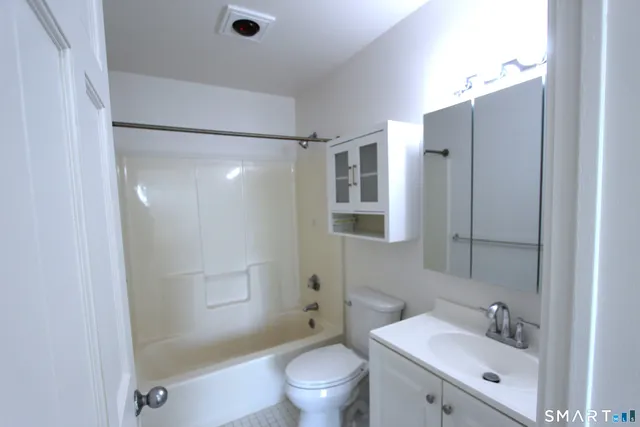 $1,500 | 1838 Black Rock Turnpike, Unit 207, Fairfield, CT 06825