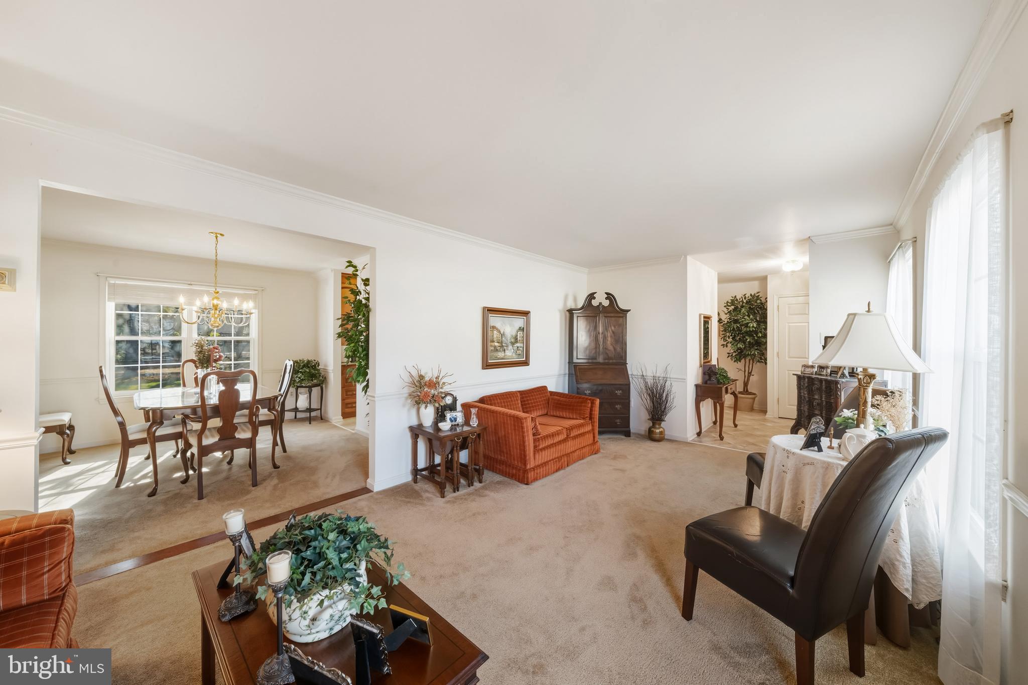 20 Allenhurst Court Gaithersburg, MD 20878 - Photo 31 of 57 a living room with furniture and wooden floor