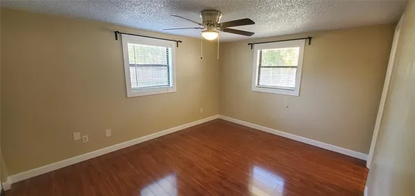 $2,295 | 2848 East Mark Drive, Sarasota, FL 34232