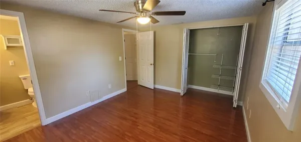 $2,295 | 2848 East Mark Drive, Sarasota, FL 34232