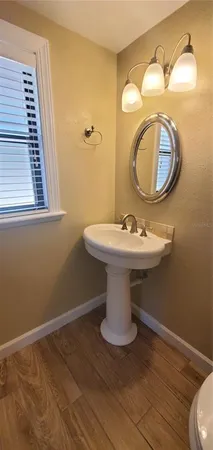 $2,295 | 2848 East Mark Drive, Sarasota, FL 34232