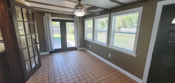 $2,295 | 2848 East Mark Drive, Sarasota, FL 34232