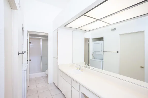 $2,650 | 255 East Avenida Granada, Unit 324, Palm Springs, CA 92264