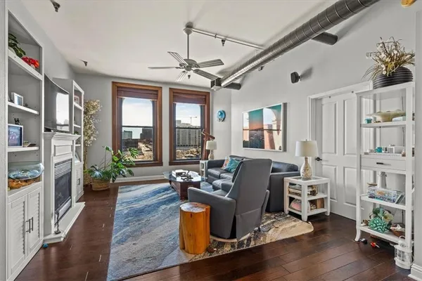 $415,000 | 612 Central Street, Unit 503, Kansas City, MO 64105