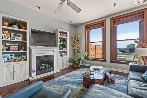 $415,000 | 612 Central Street, Unit 503, Kansas City, MO 64105