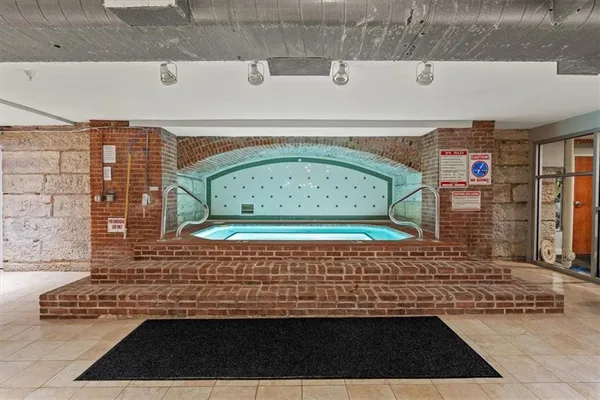 $415,000 | 612 Central Street, Unit 503, Kansas City, MO 64105