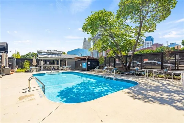 $415,000 | 612 Central Street, Unit 503, Kansas City, MO 64105
