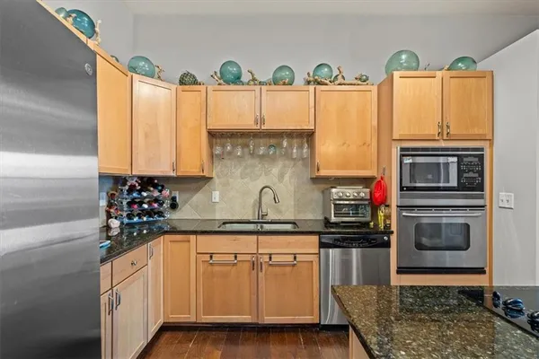 $415,000 | 612 Central Street, Unit 503, Kansas City, MO 64105