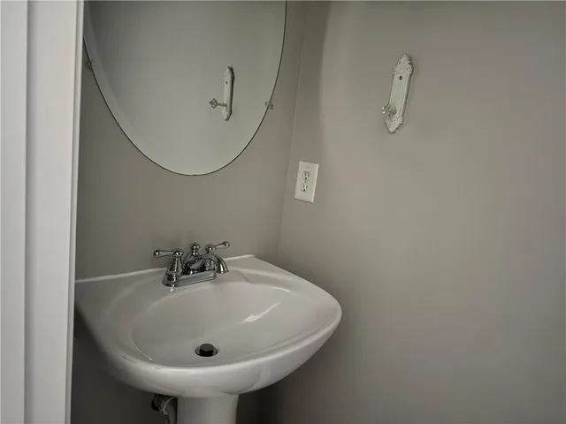 $2,000 | 1013 Nightfall Court Northwest, Unit 10, Suwanee, GA 30024