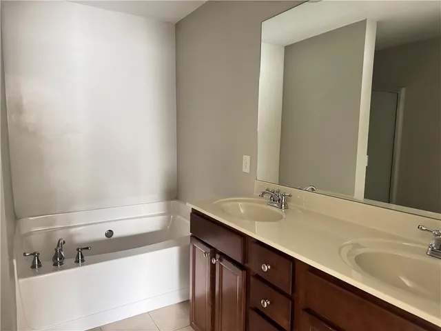 $2,000 | 1013 Nightfall Court Northwest, Unit 10, Suwanee, GA 30024