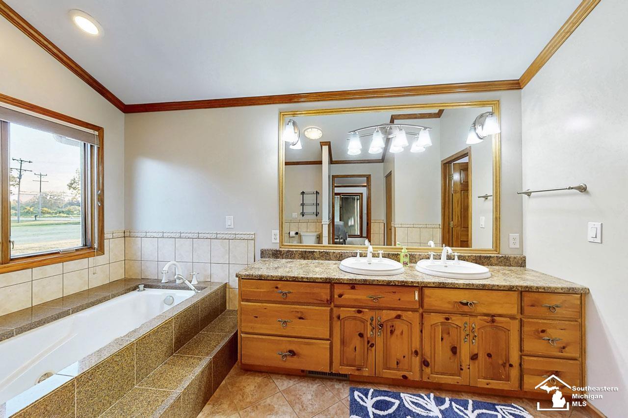 2020 Baldwin Road Monroe, MI 48162 - Photo 23 of 86