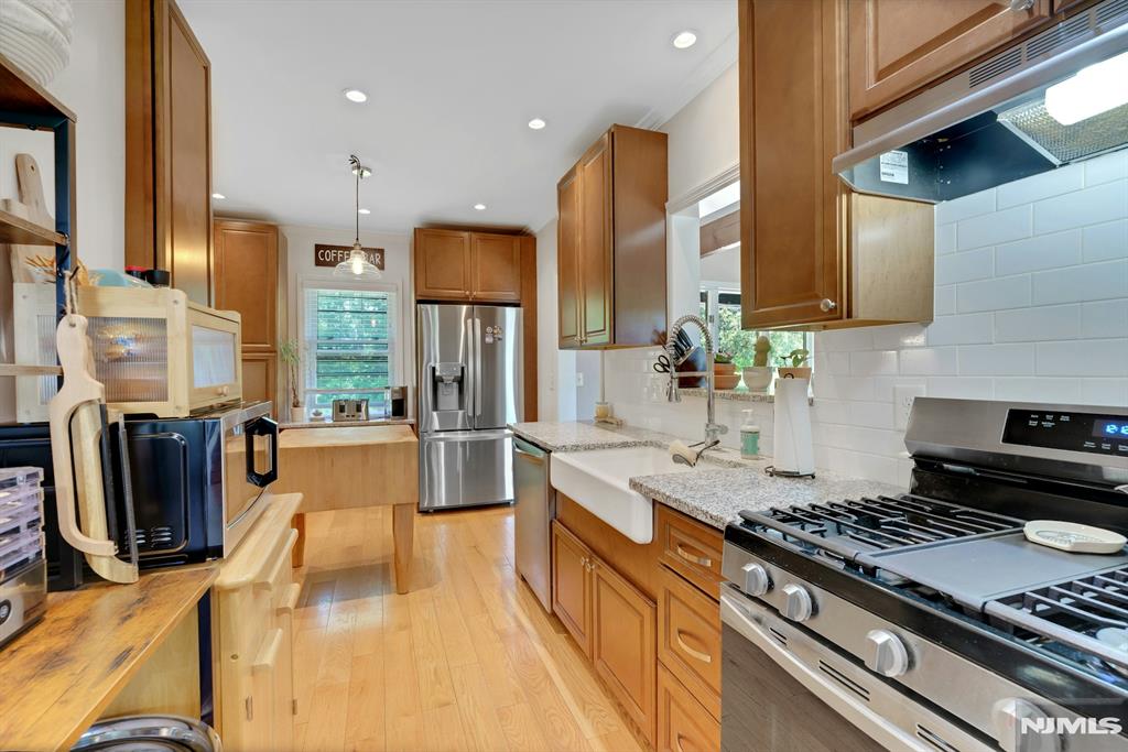 104 Steinmetz Road Hillsborough, NJ 08844 - Photo 7 of 50