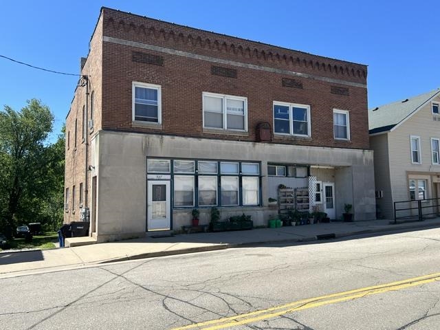 537 South Main Street Fall River, WI 53932 - Photo 1 of 36