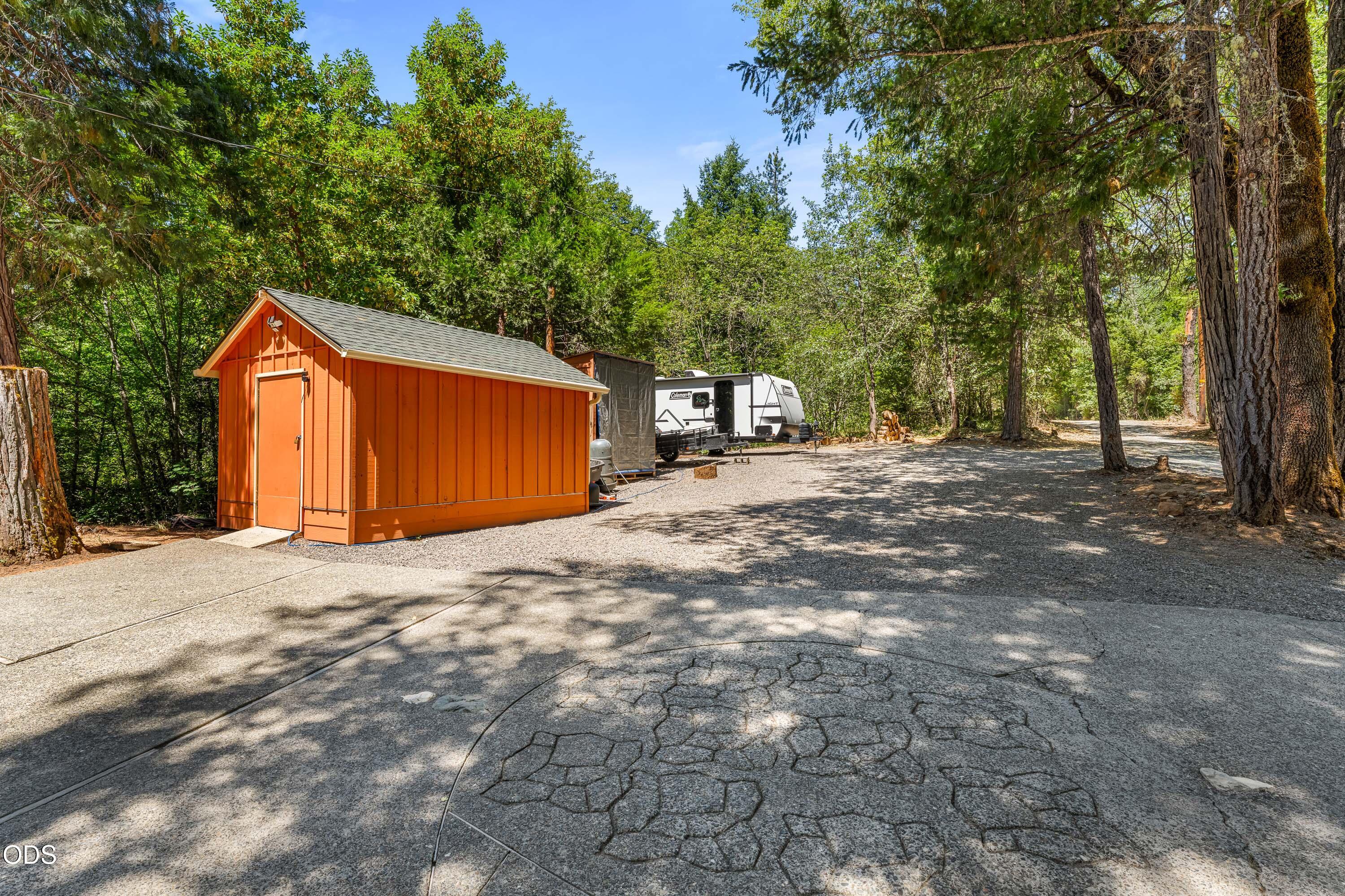 6907 Bear Branch Road Rogue River, OR 97537 - Photo 31 of 38