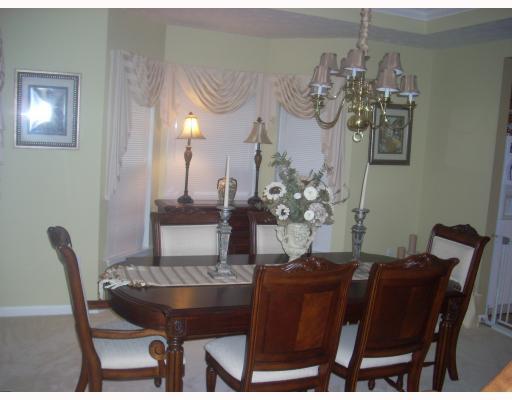 706 McClellan Court McKees Rocks, PA 15136 - Photo 3 of 12 Dining Room.