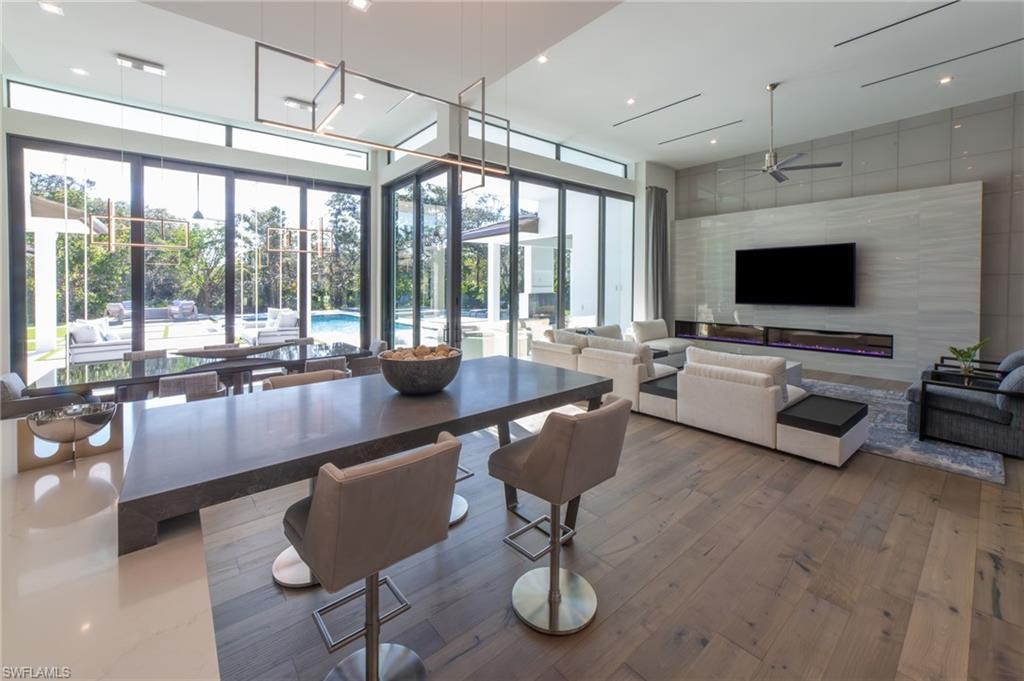 18 Caribbean Road Naples, FL 34108 - Photo 15 of 45 Peninsula island at the kitchen/great room