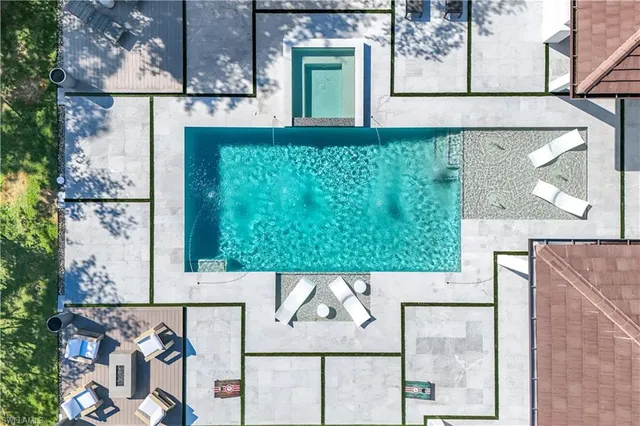 $7,250,000 | 18 Caribbean Road, Naples, FL 34108