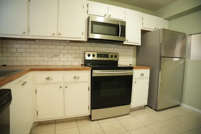 $1,500 | 4640 Lucerne Lakes Boulevard West, Unit 508, Lake Worth, FL 33467