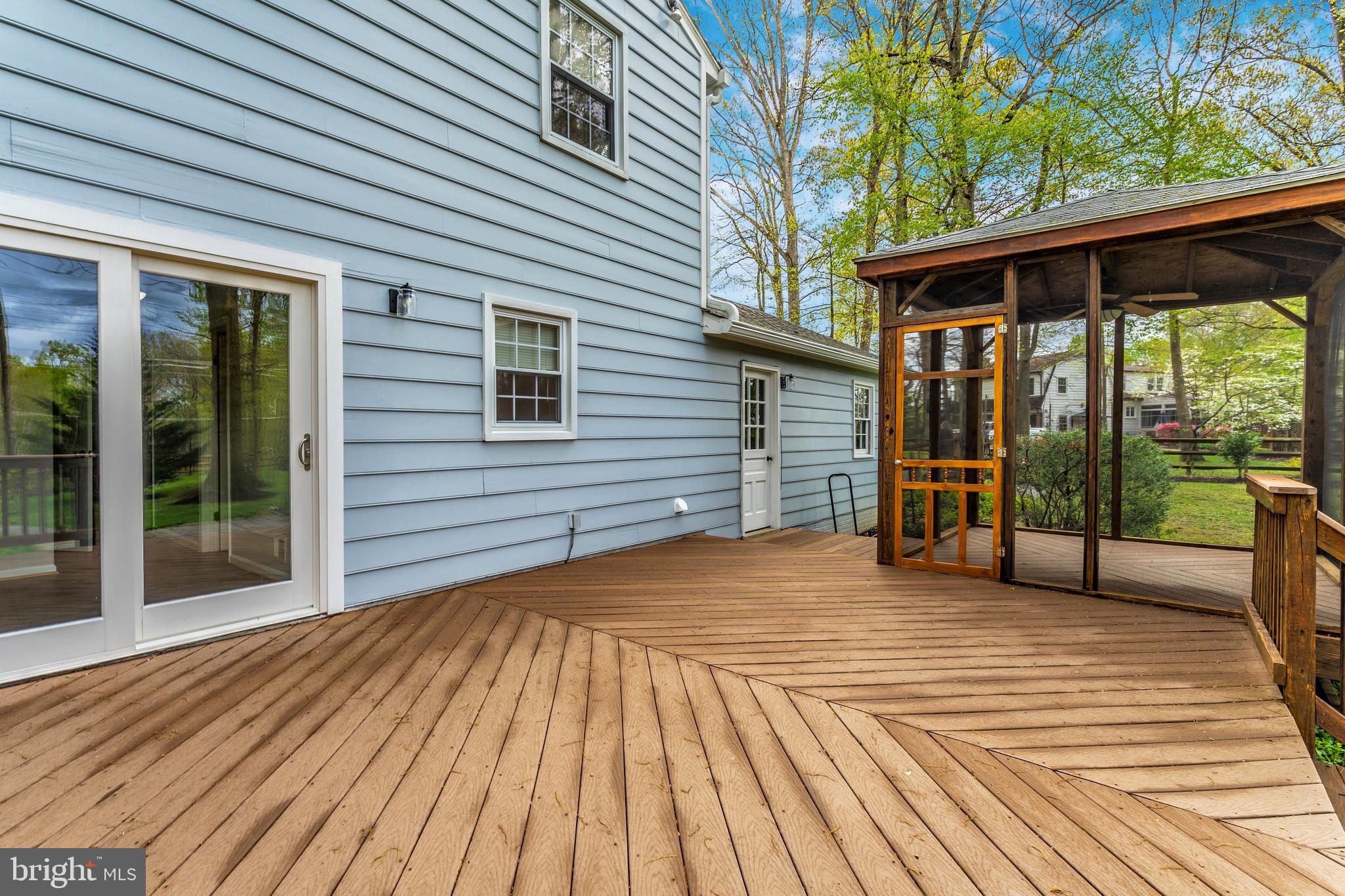13104 Brandon Way Road Gaithersburg, MD 20878 - Photo 34 of 39 VIEWS
