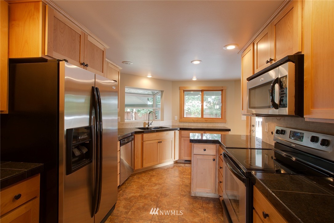 1832 Meade McCumber Road East Sumner, WA 98390 - Photo 4 of 10 Gallery Image 4