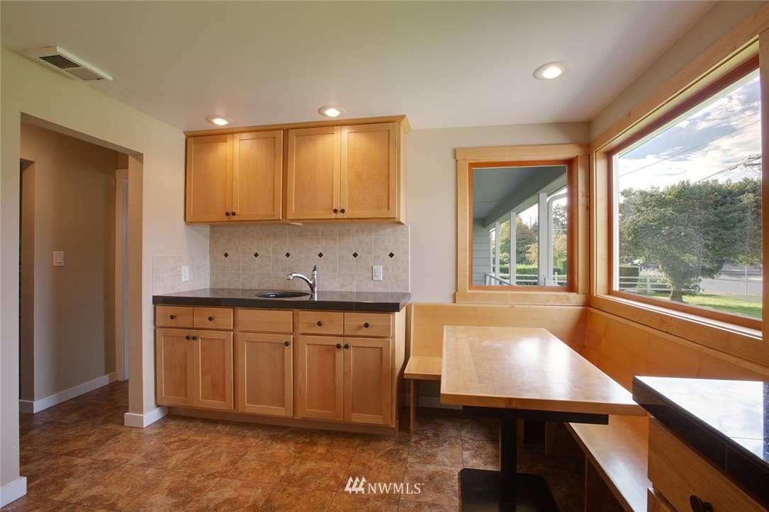 1832 Meade McCumber Road East Sumner, WA 98390 - Photo 5 of 10 Gallery Image 5