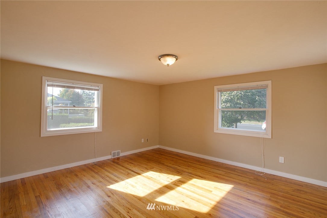 1832 Meade McCumber Road East Sumner, WA 98390 - Photo 6 of 10 Gallery Image 6