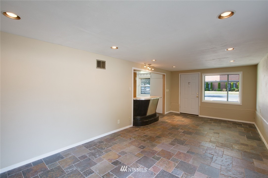 1832 Meade McCumber Road East Sumner, WA 98390 - Photo 8 of 10 Gallery Image 8