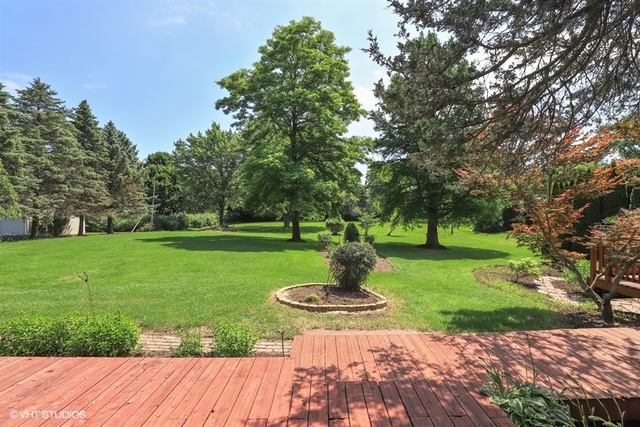 5 Oakwood Road Indian Creek, IL 60061 - Photo 10 of 18 a park view with a entertaining space