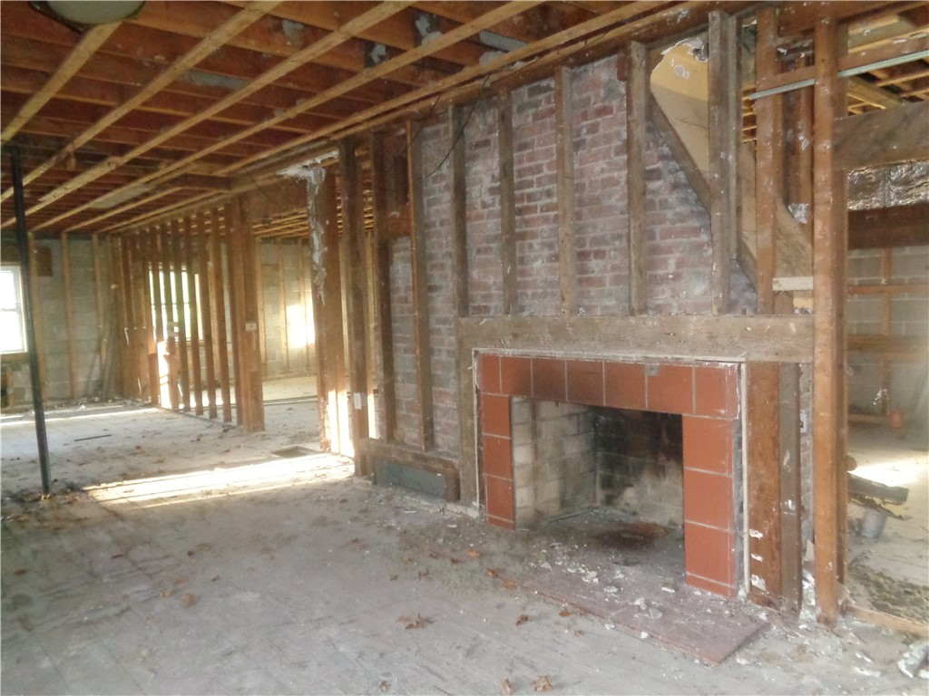 74 Balcom Avenue Warwick, RI 02889 - Photo 12 of 17