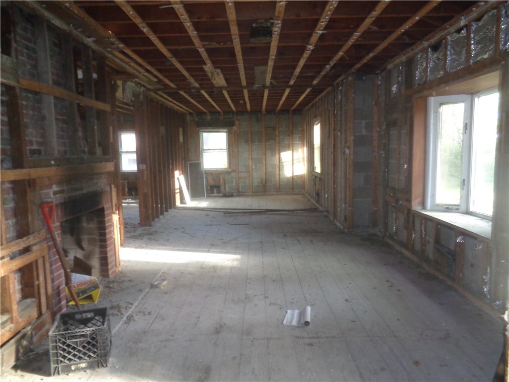 74 Balcom Avenue Warwick, RI 02889 - Photo 13 of 17