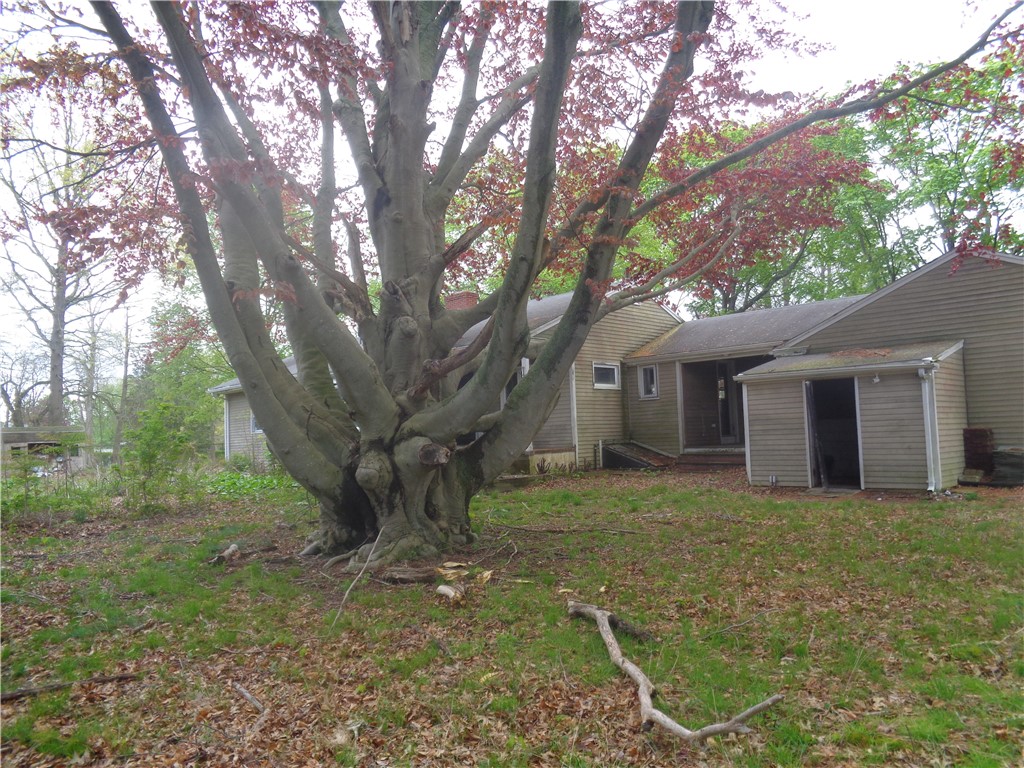 74 Balcom Avenue Warwick, RI 02889 - Photo 3 of 17