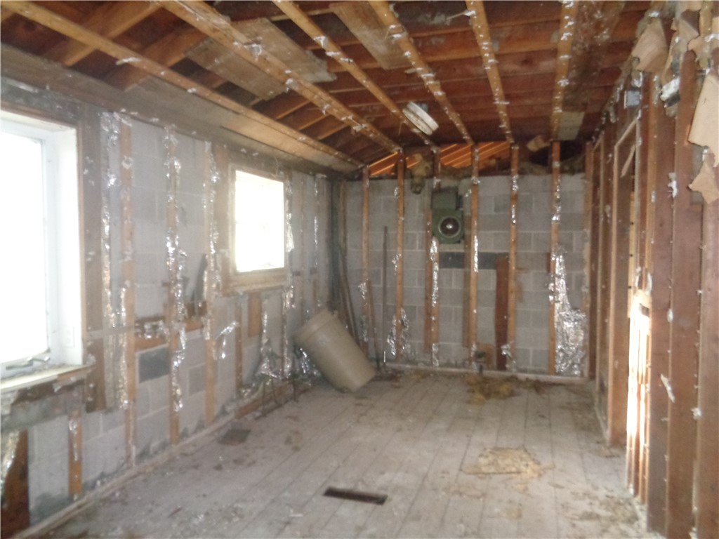 74 Balcom Avenue Warwick, RI 02889 - Photo 9 of 17