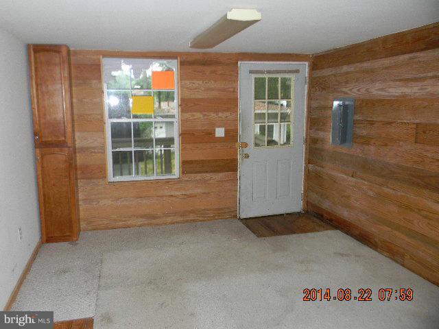 240 Haverton Road Arnold, MD 21012 - Photo 16 of 18 Guest House Living room