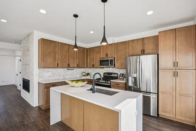 $509,900 | 322 Timberleaf Circle, Roselle, IL 60172