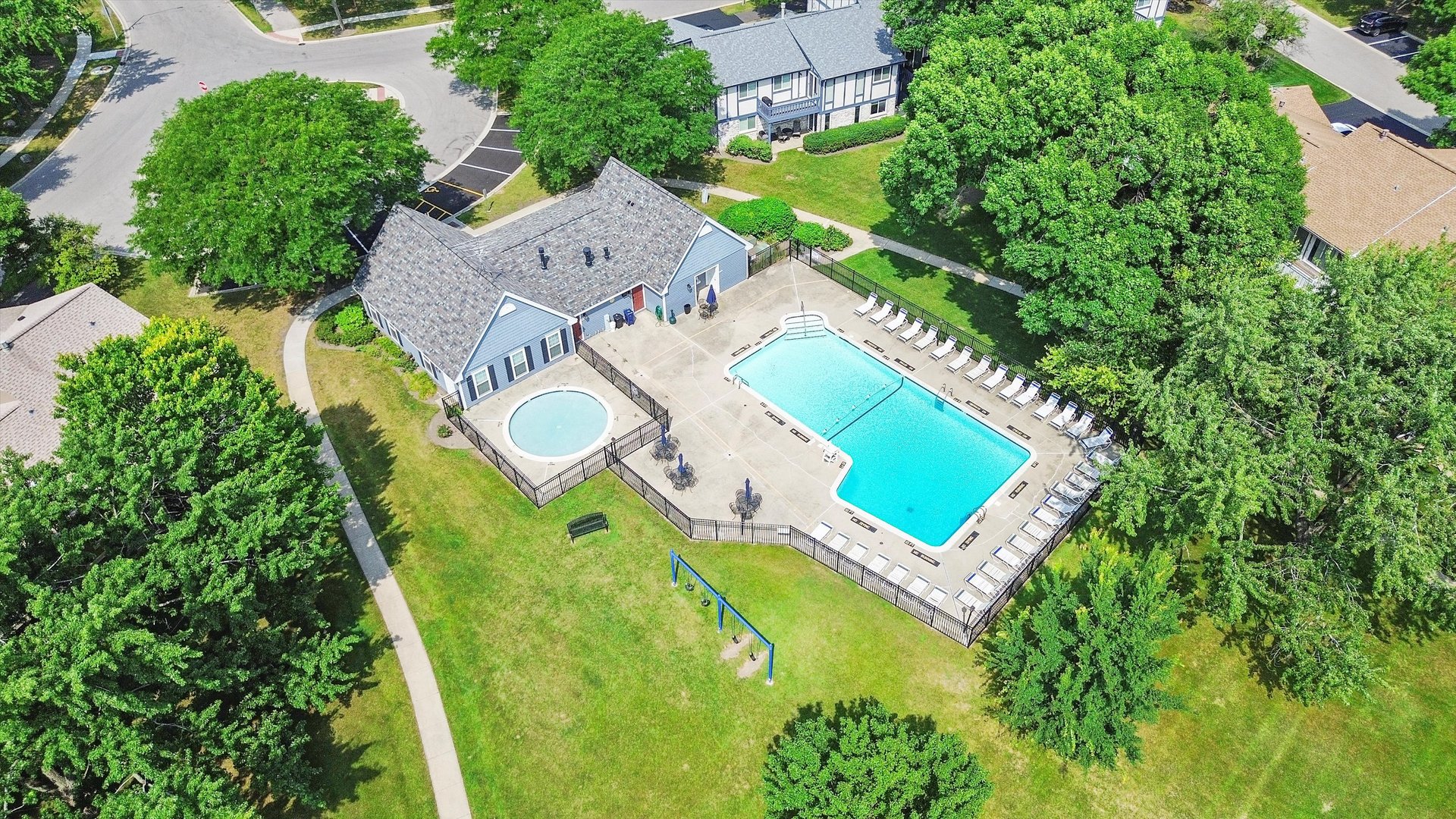 125 Cleveland Court, Unit M2 Schaumburg, IL 60193 - Photo 5 of 11