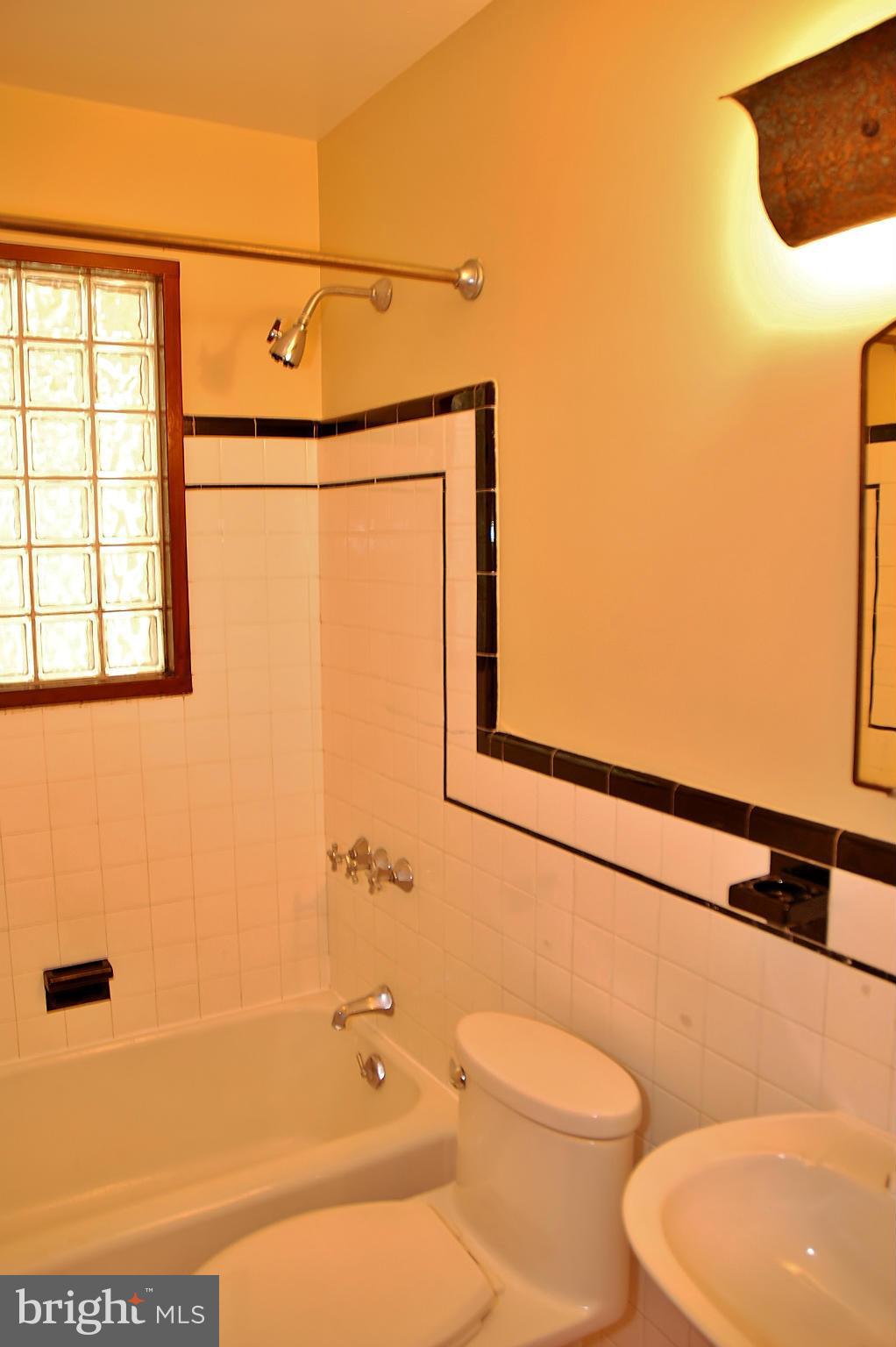 3310 Edgewood Road Kensington, MD 20895 - Photo 18 of 28 Bath
