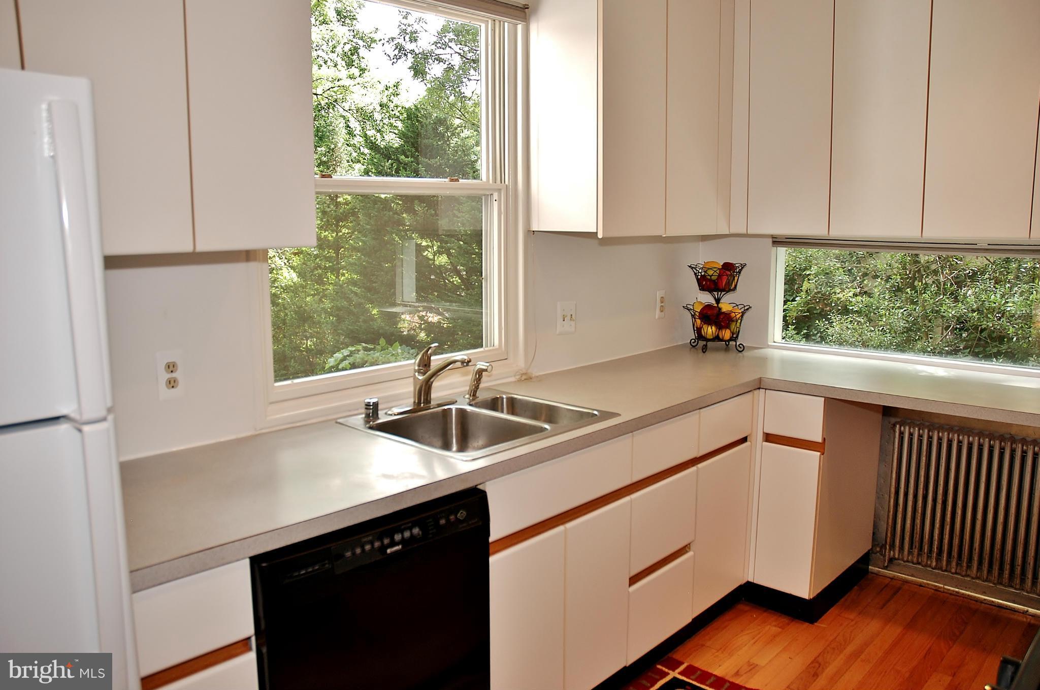 3310 Edgewood Road Kensington, MD 20895 - Photo 6 of 28 Kitchen