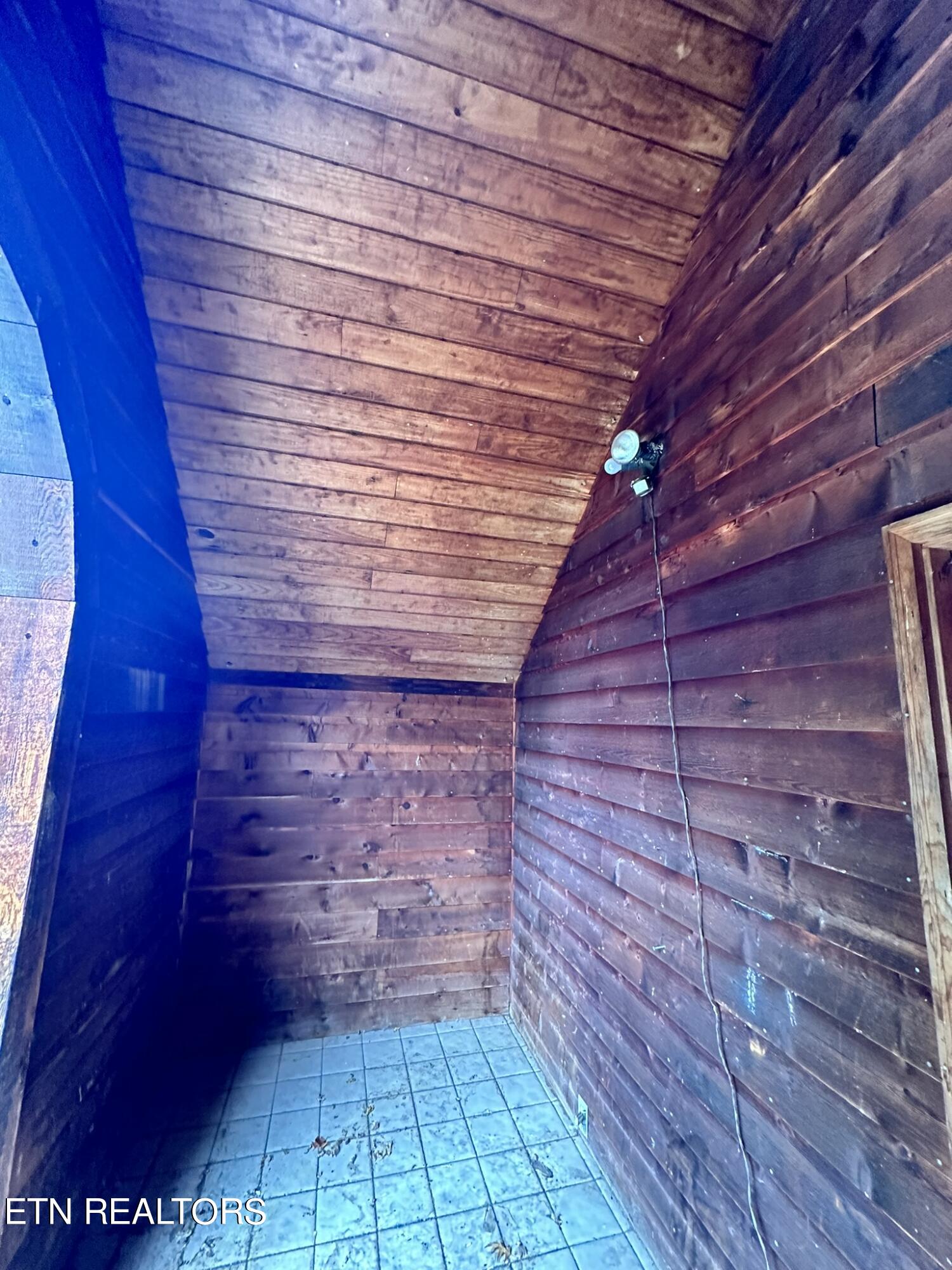 243 Iris Drive Harrogate, TN 37752 - Photo 14 of 54 IMG_5060