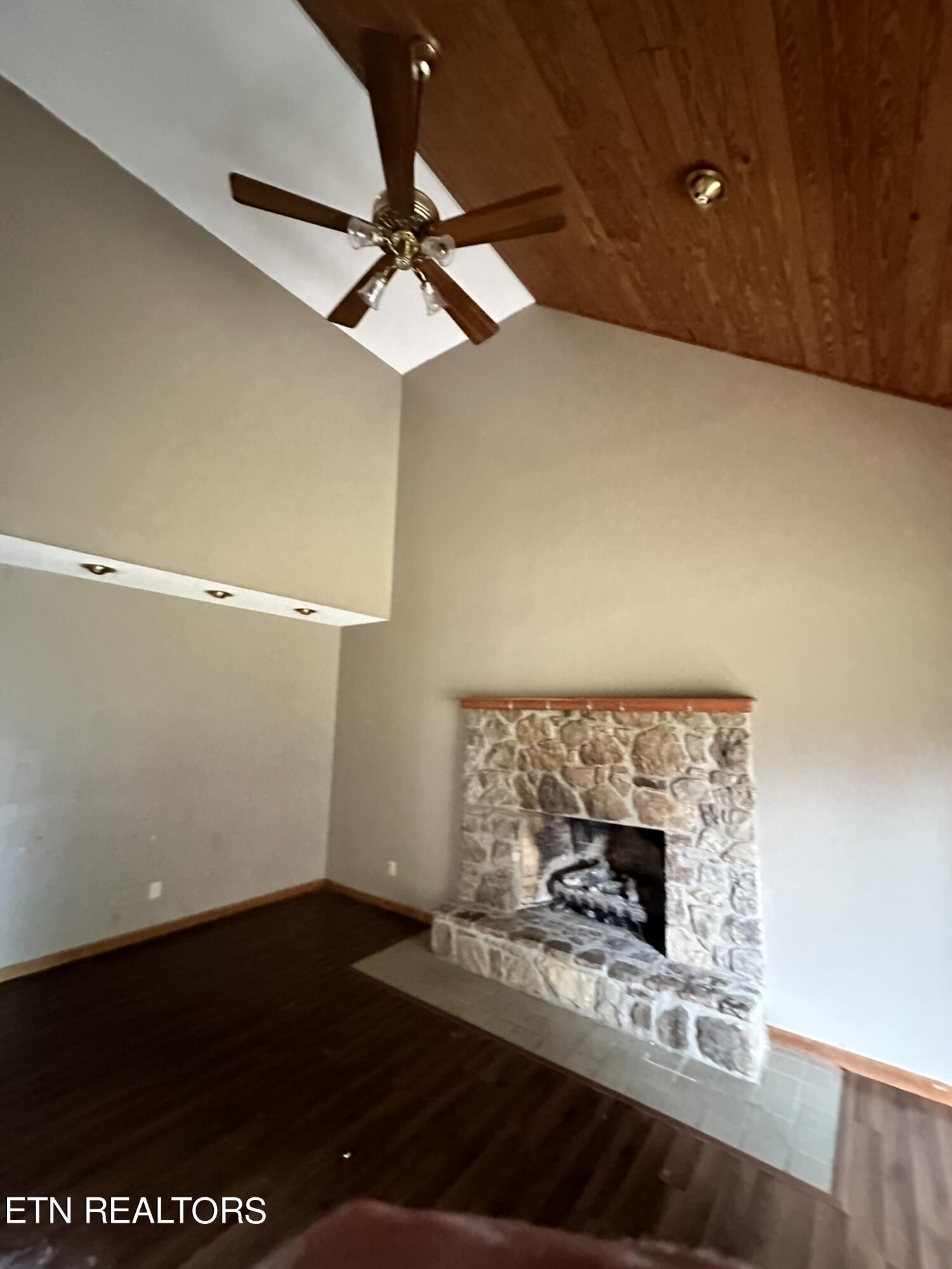 243 Iris Drive Harrogate, TN 37752 - Photo 17 of 54 IMG_5063