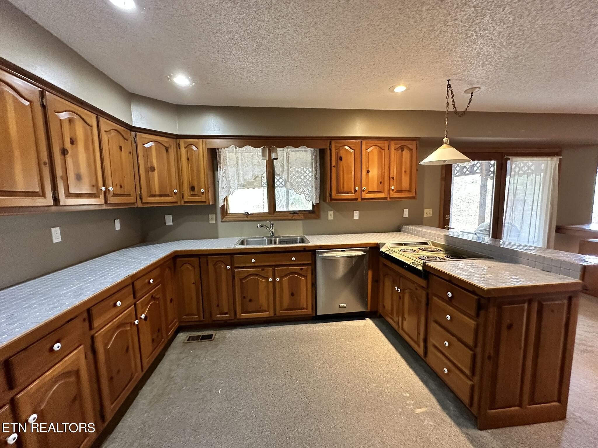 243 Iris Drive Harrogate, TN 37752 - Photo 20 of 54 IMG_5070