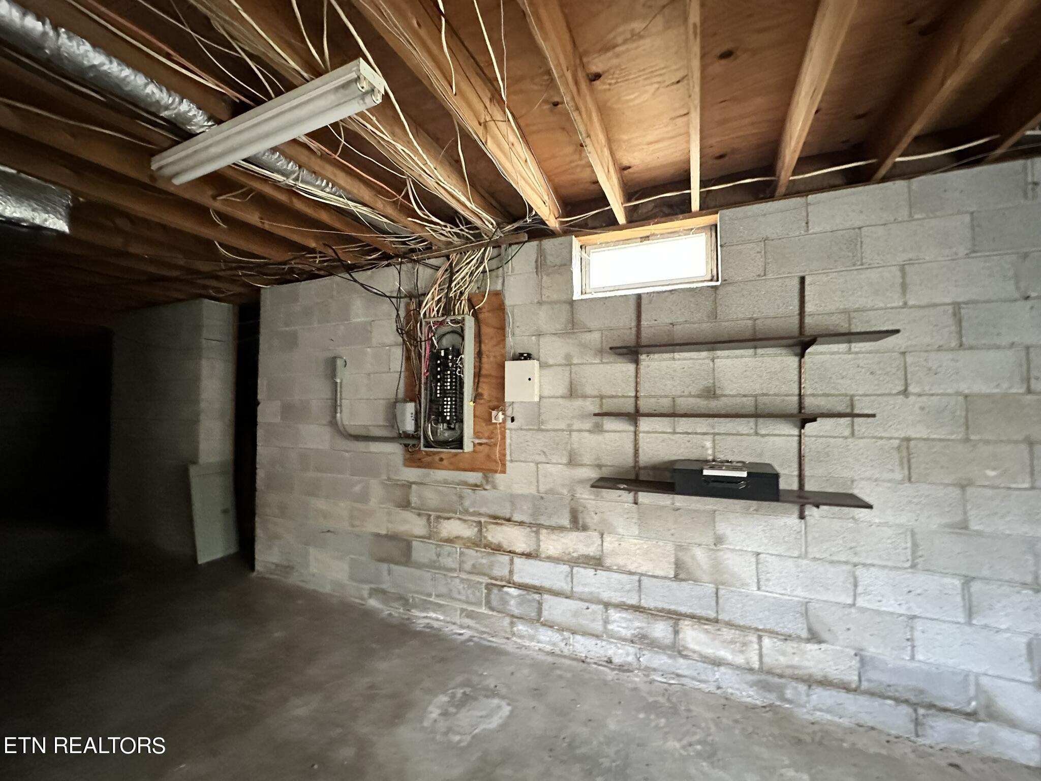 243 Iris Drive Harrogate, TN 37752 - Photo 33 of 54 IMG_5093