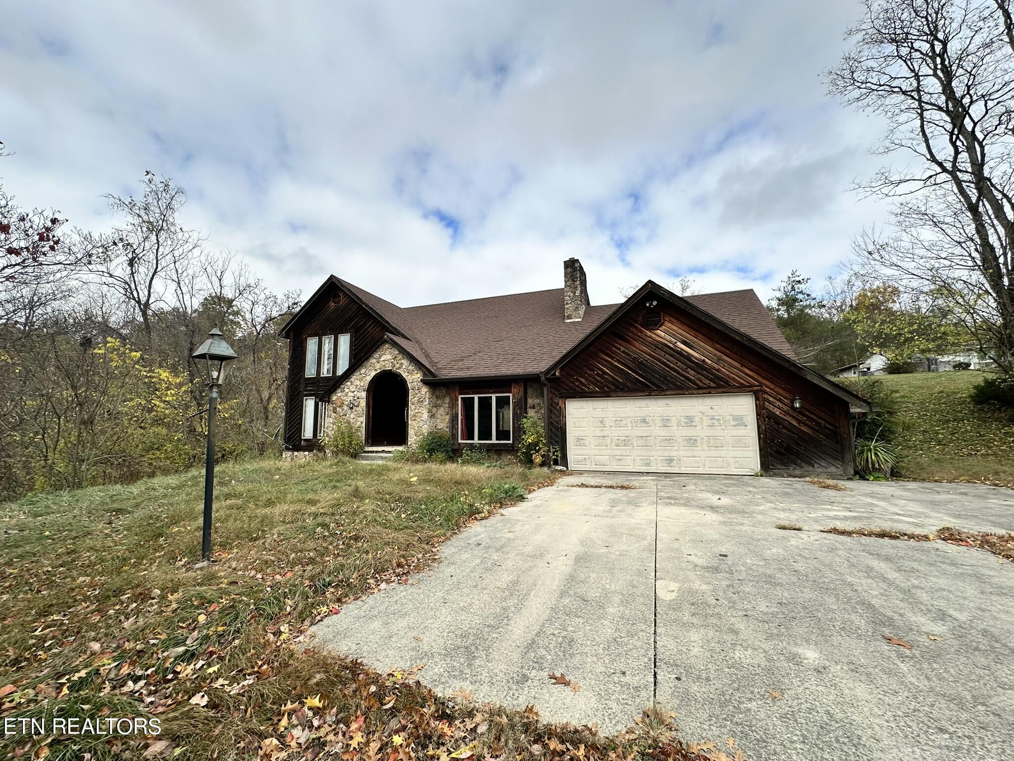 243 Iris Drive Harrogate, TN 37752 - Photo 4 of 54 IMG_5103