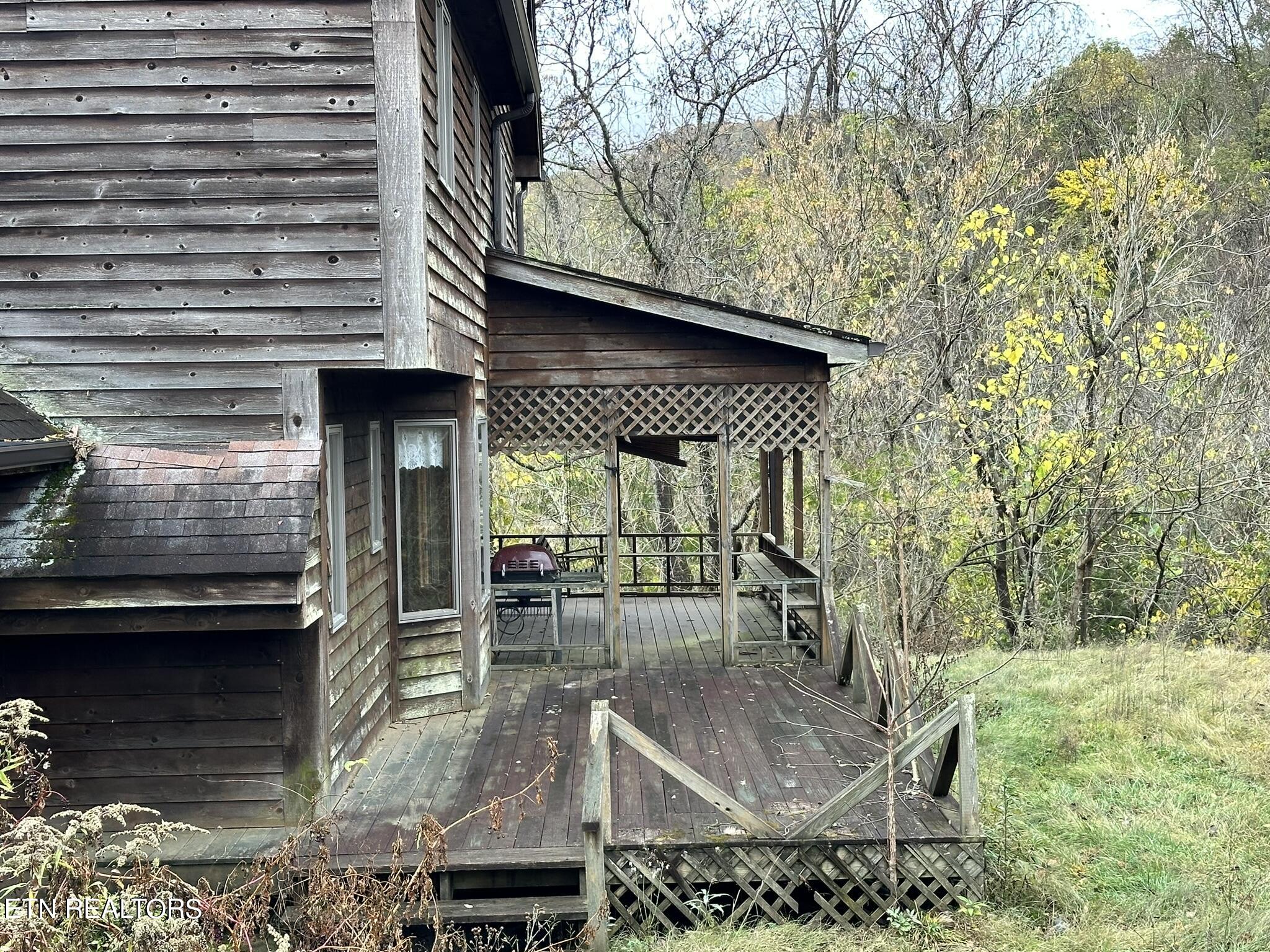 243 Iris Drive Harrogate, TN 37752 - Photo 6 of 54 IMG_5101