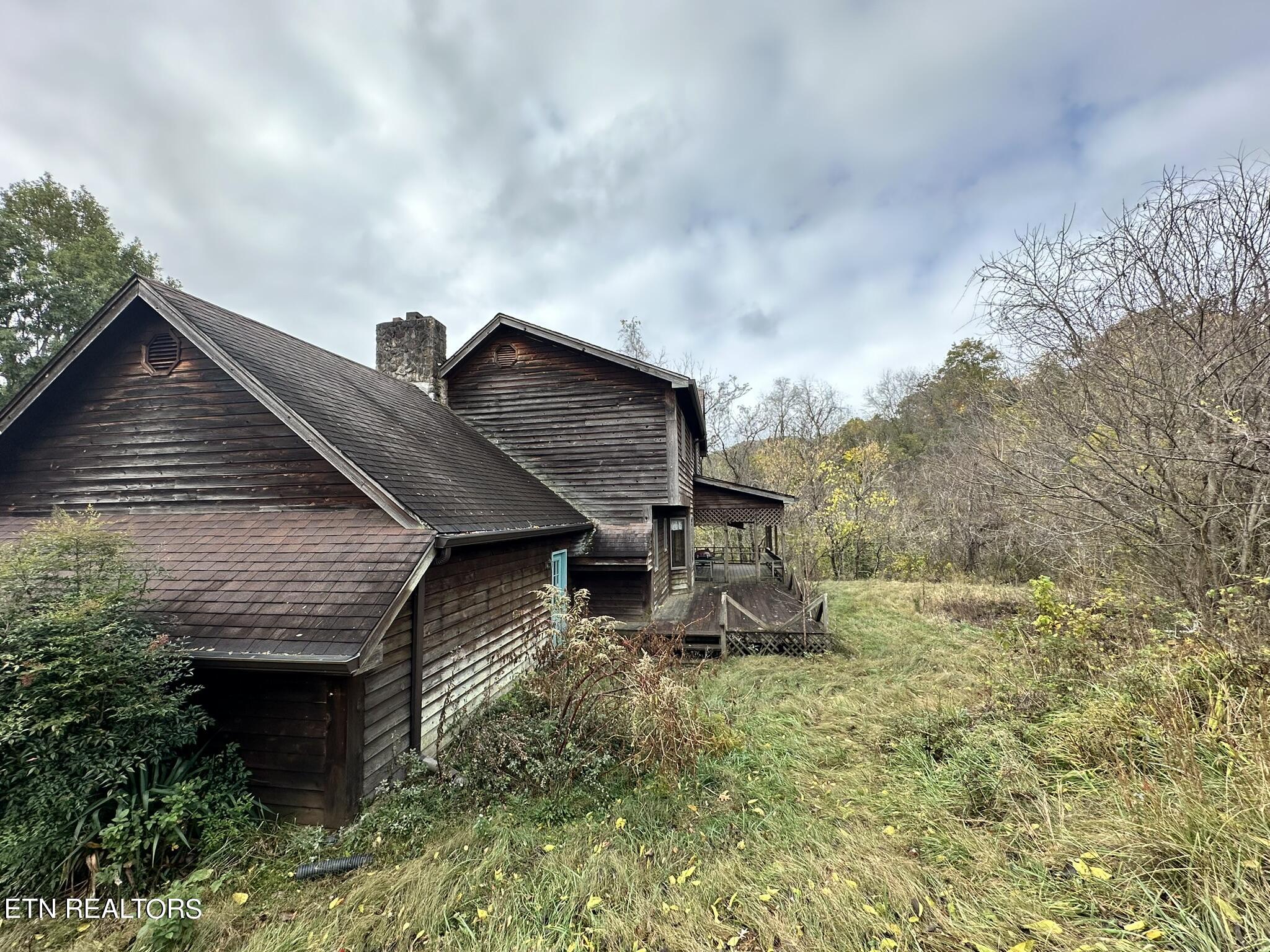 243 Iris Drive Harrogate, TN 37752 - Photo 7 of 54 IMG_5100