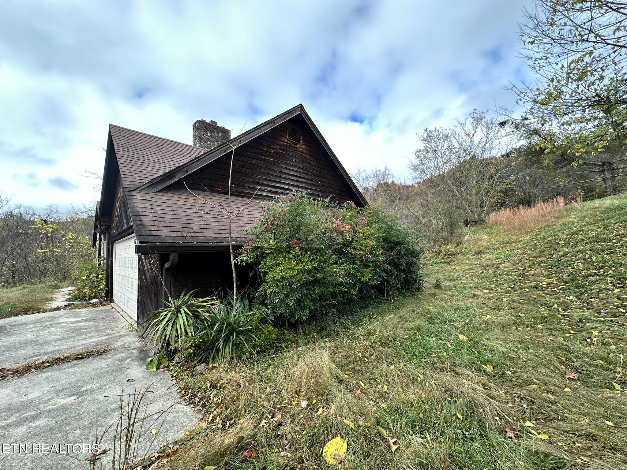 243 Iris Drive Harrogate, TN 37752 - Photo 8 of 54 IMG_5099