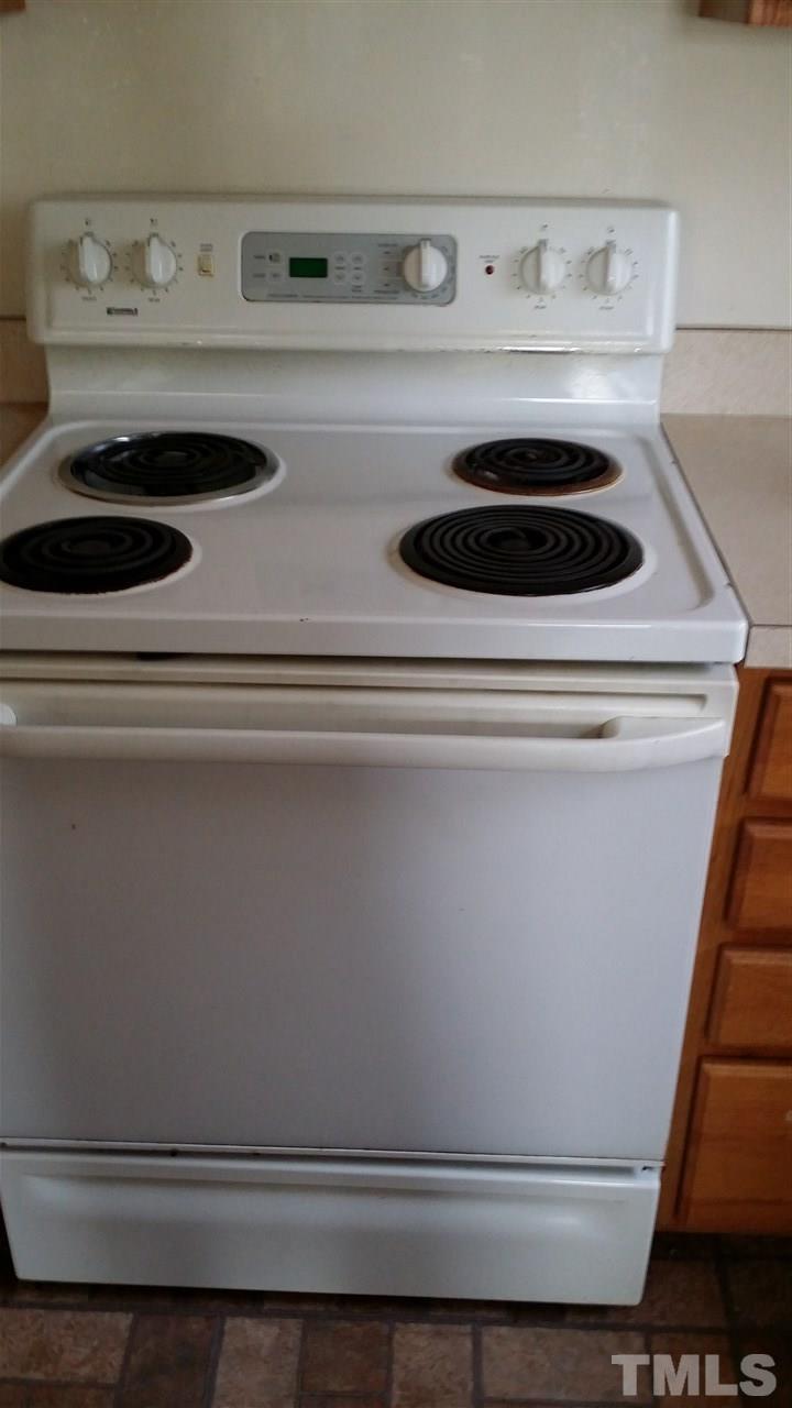 4917 Windsprint Way Raleigh, NC 27616 - Photo 3 of 13 a close view of stove