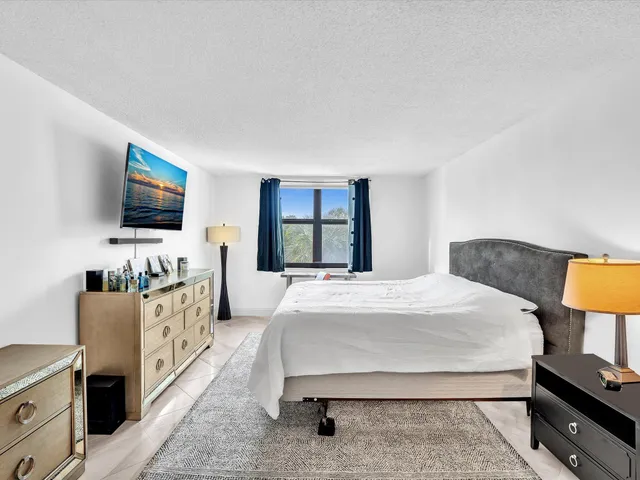 $845,000 | 2001 North Ocean Boulevard, Unit 305, Boca Raton, FL 33431