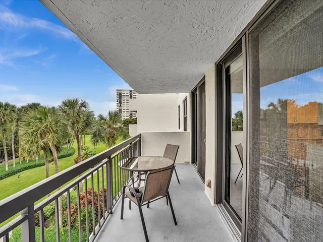 $845,000 | 2001 North Ocean Boulevard, Unit 305, Boca Raton, FL 33431