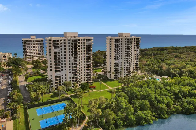 $845,000 | 2001 North Ocean Boulevard, Unit 305, Boca Raton, FL 33431