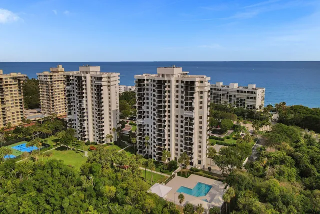 $845,000 | 2001 North Ocean Boulevard, Unit 305, Boca Raton, FL 33431